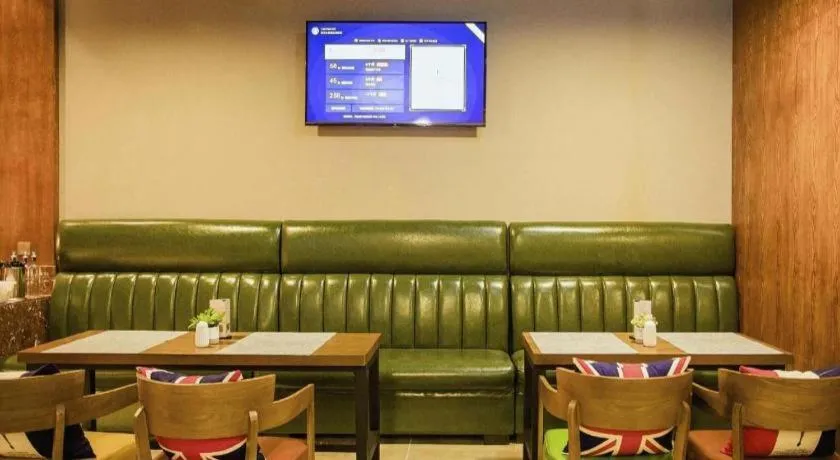 James Joyce Coffetel Xinyang Municipal Government Railway Station