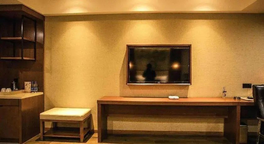 James Joyce Coffetel Xinyang Municipal Government Railway Station James Joyce Coffetel Xinyang Municipal Government Railway Station