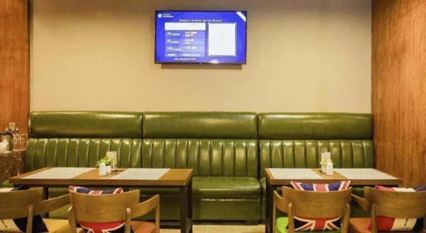 James Joyce Coffetel Xinyang Municipal Government Railway Station