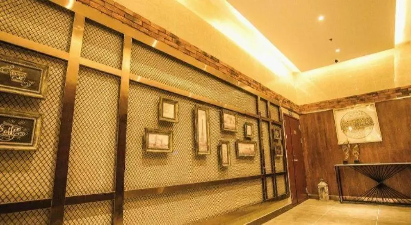 James Joyce Coffetel Xinyang Municipal Government Railway Station