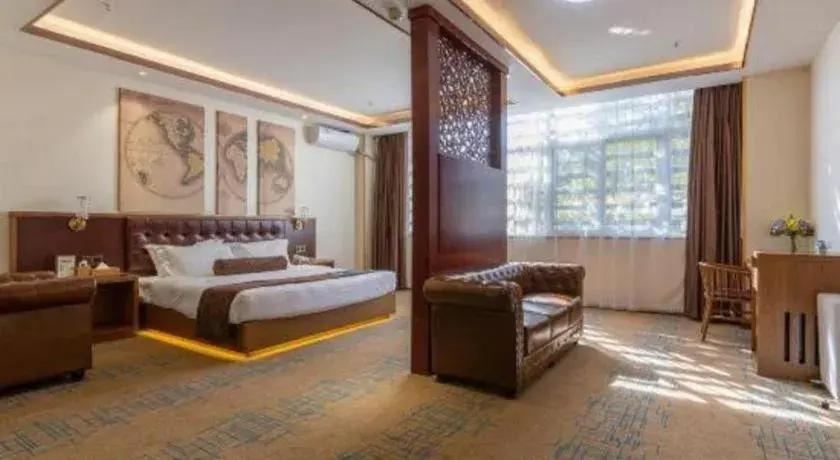 Bed in James Joyce Coffetel Lijiang Ancient City Dashuiche Bed in James Joyce Coffetel Lijiang Ancient City Dashuiche