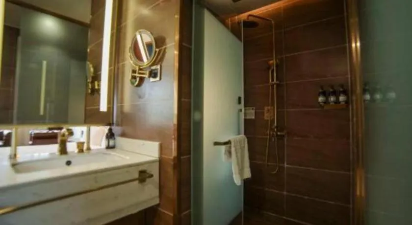 James Joyce Coffetel Lijiang Ancient City Dashuiche