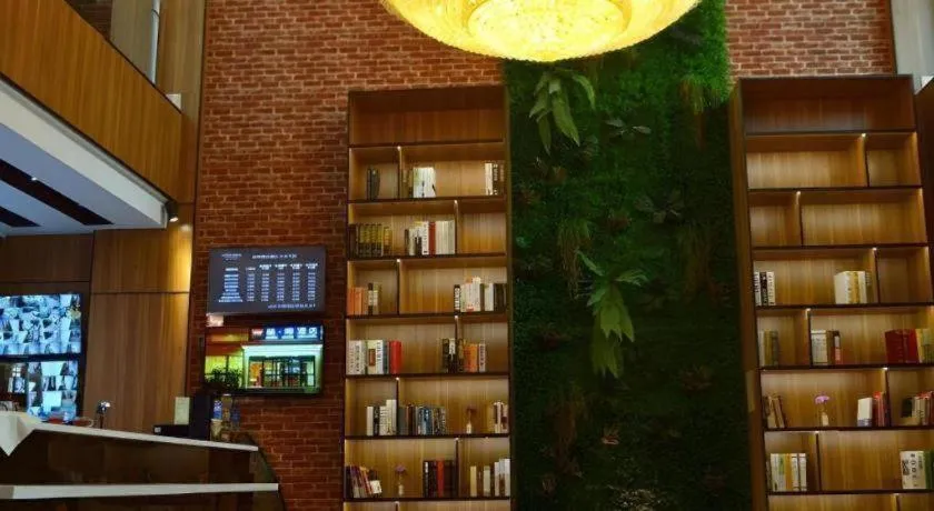 James Joyce Coffetel Lijiang Ancient City Dashuiche