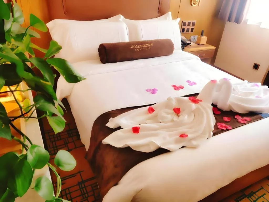 Bed in James Joyce Coffetel Beijing Tongzhou Guoyuan Metro Station