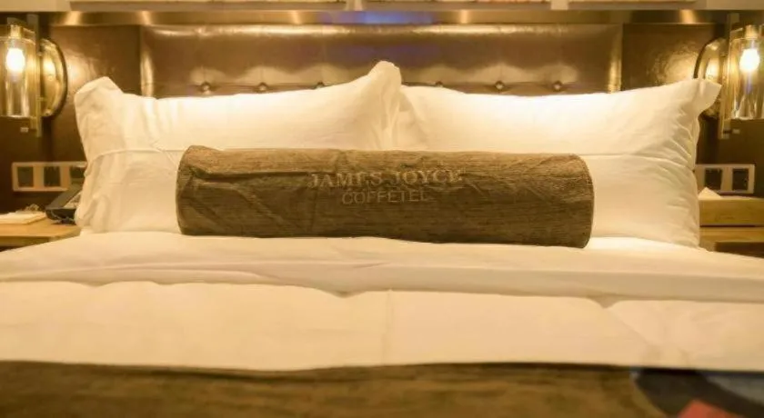 Bed in James Joyce Coffetel Taizhou Jiangyan Bus Terminal