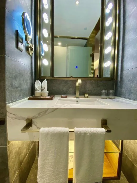 James Joyce Coffetel Tianjing First Central Hospital Nankai University