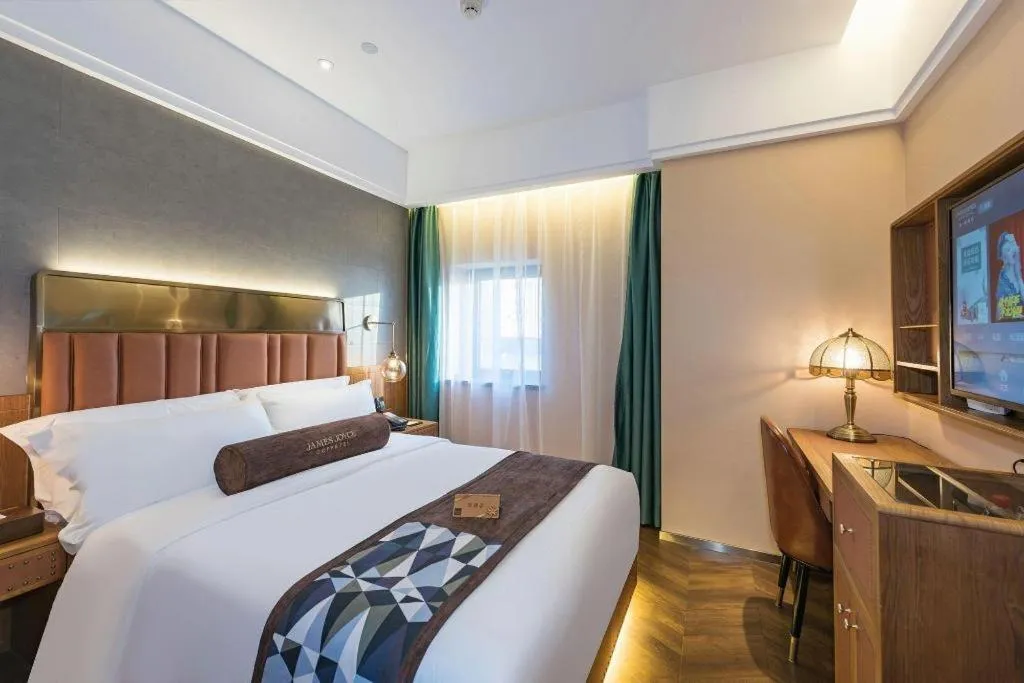 Bed in James Joyce Coffetel Tianjing First Central Hospital Nankai University