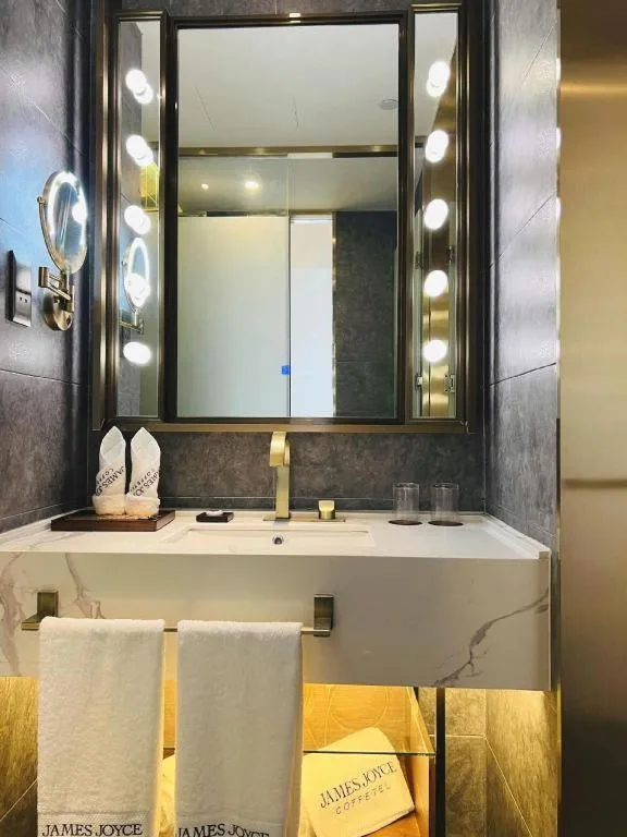 James Joyce Coffetel Tianjing First Central Hospital Nankai University