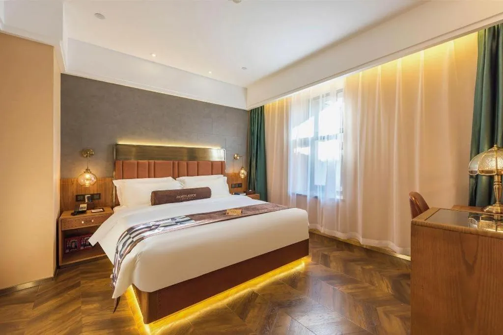 Bed in James Joyce Coffetel Tianjing First Central Hospital Nankai University