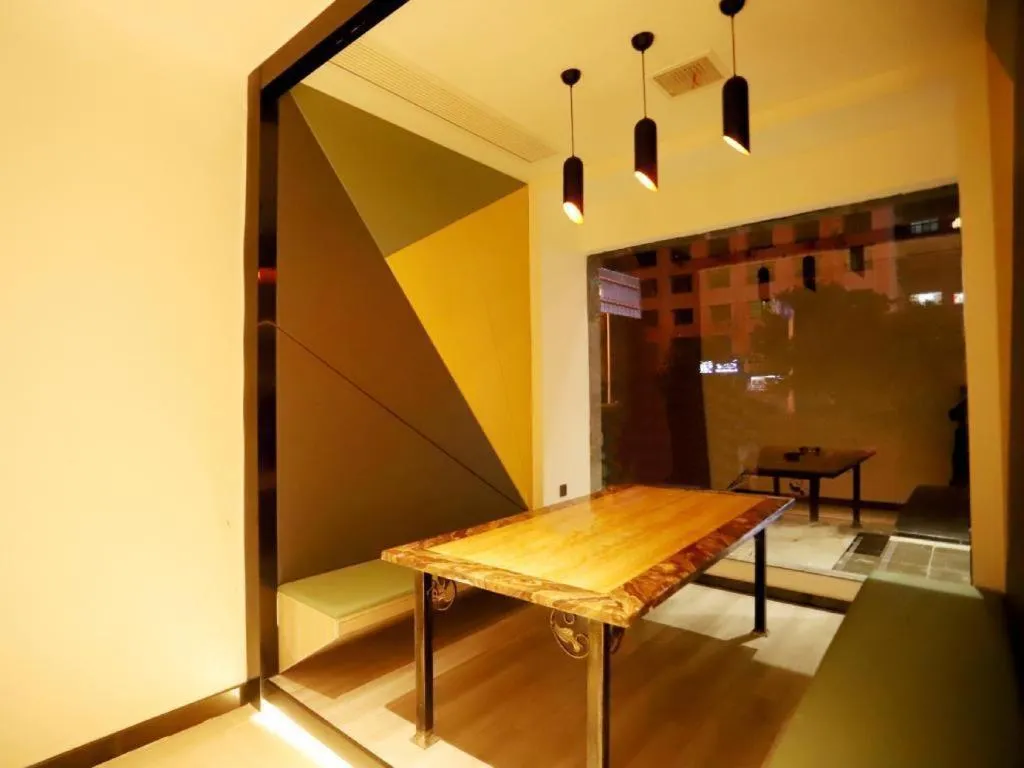 IU Hotel Xianning Railway Station