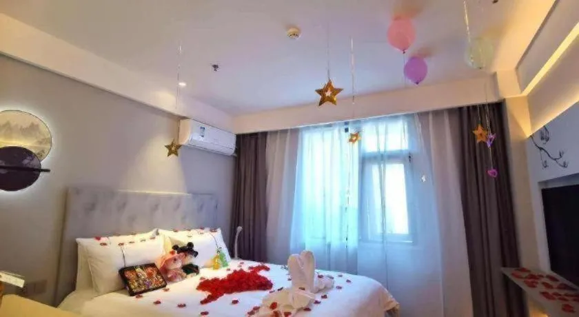 Bed in Magnotel Hotel Suzhou Wanda Plaza Huaihai Road