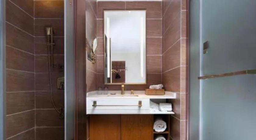 James Joyce Coffetel Luoyang Longmen High-speed Railway Station Baolong Plaza