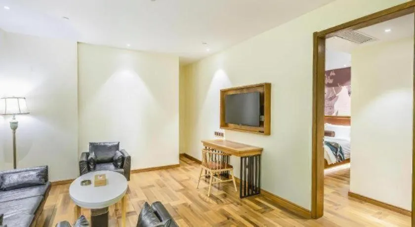 James Joyce Coffetel Luoyang Longmen High-speed Railway Station Baolong Plaza