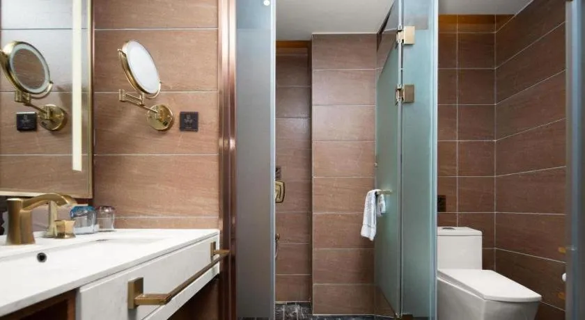 James Joyce Coffetel Luoyang Longmen High-speed Railway Station Baolong Plaza