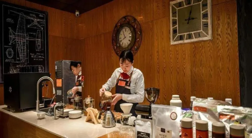 James Joyce Coffetel Luoyang Longmen High-speed Railway Station Baolong Plaza