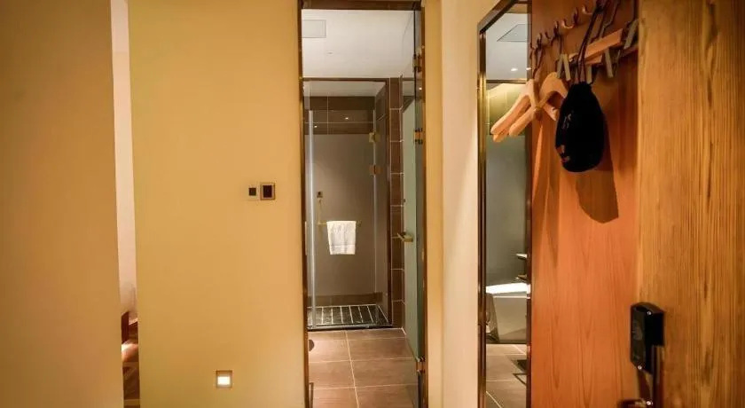 James Joyce Coffetel Luoyang Longmen High-speed Railway Station Baolong Plaza