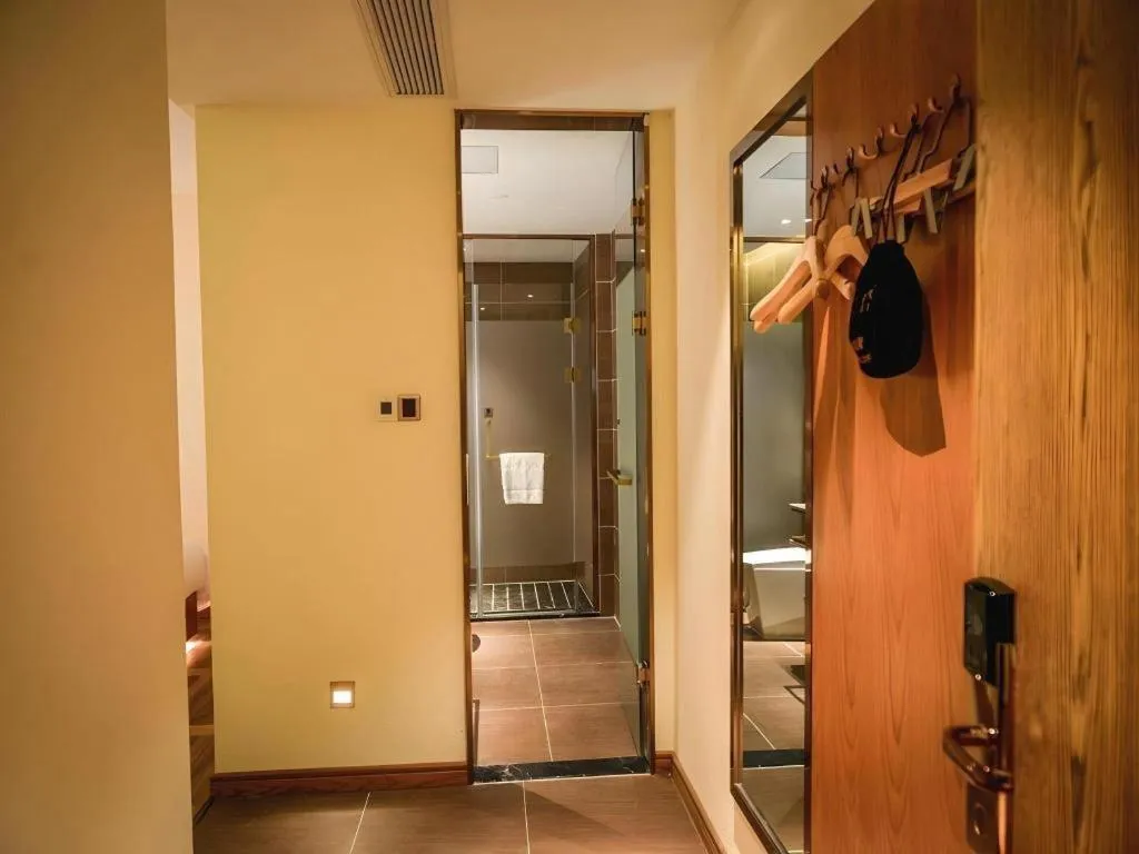 James Joyce Coffetel Luoyang Longmen High-speed Railway Station Baolong Plaza