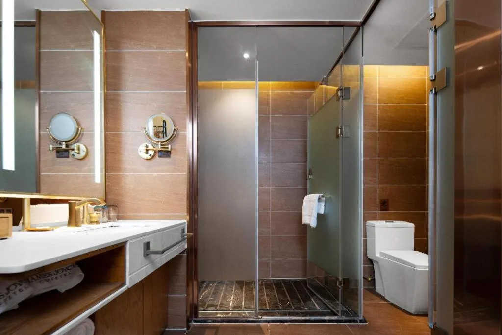 James Joyce Coffetel Luoyang Longmen High-speed Railway Station Baolong Plaza