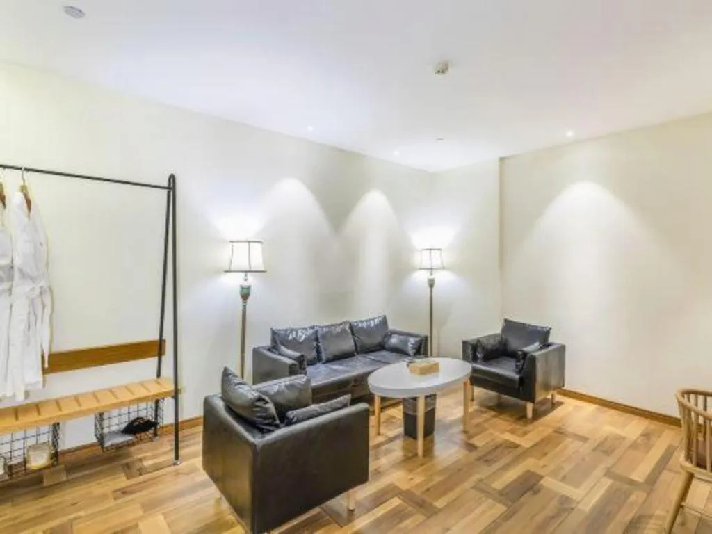 James Joyce Coffetel Luoyang Longmen High-speed Railway Station Baolong Plaza