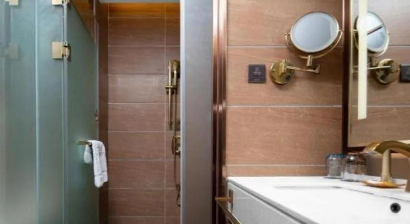 James Joyce Coffetel Luoyang Longmen High-speed Railway Station Baolong Plaza