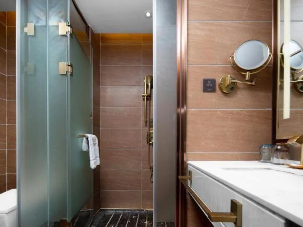 James Joyce Coffetel Luoyang Longmen High-speed Railway Station Baolong Plaza