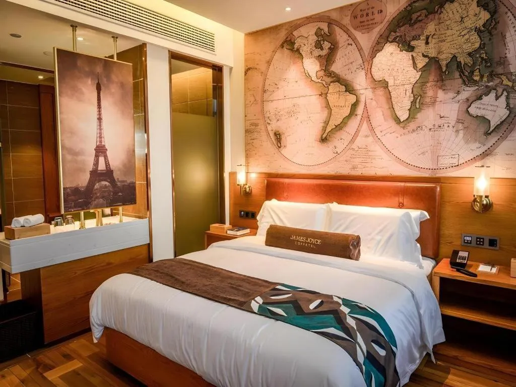 Bed in James Joyce Coffetel Luoyang Longmen High-speed Railway Station Baolong Plaza