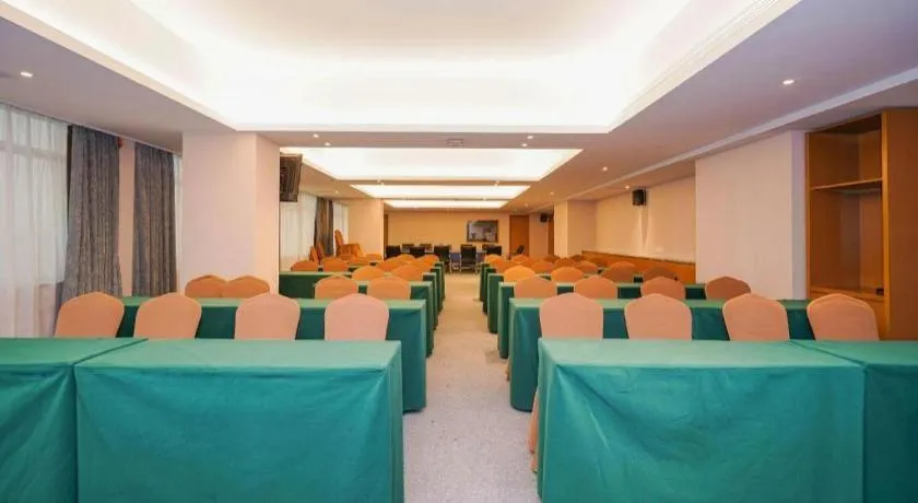 Xana Lite Huizhou Railway Station