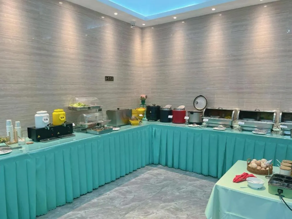 Xana Lite Huizhou Railway Station