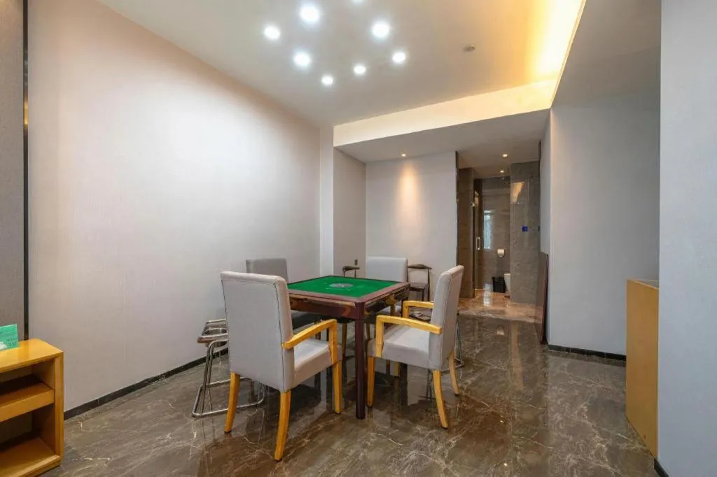 Xana Lite Huizhou Railway Station