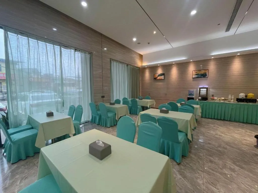 Xana Lite Huizhou Railway Station