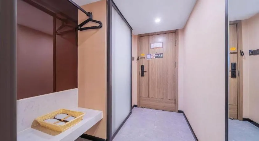 Bed in IU Hotel Chongqing Airport T3 Terminal