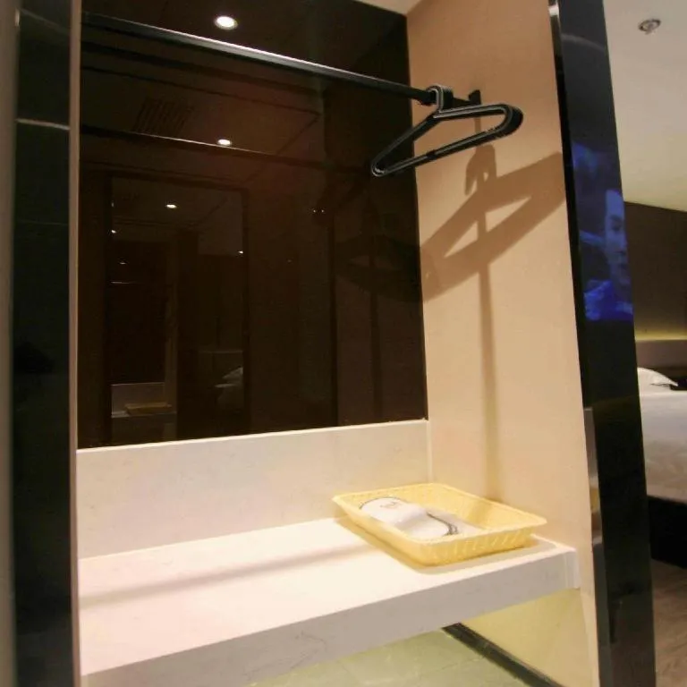 Bed in IU Hotel Chongqing Airport T3 Terminal