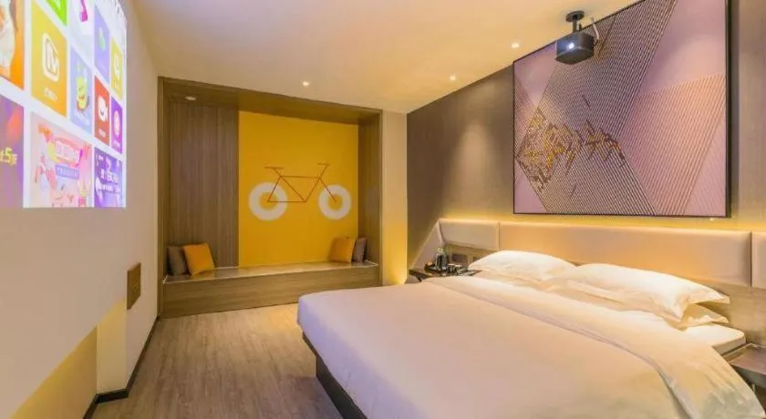 Bed in IU Hotel Chongqing Airport T3 Terminal