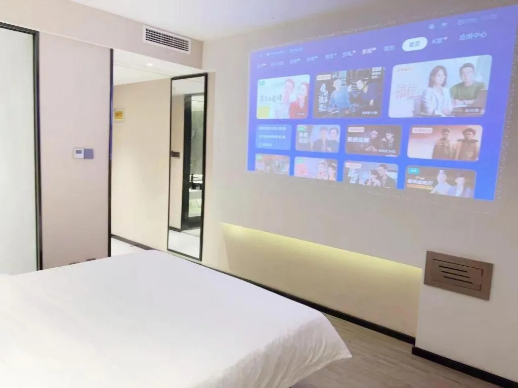 Bed in IU Hotel Chongqing Airport T3 Terminal