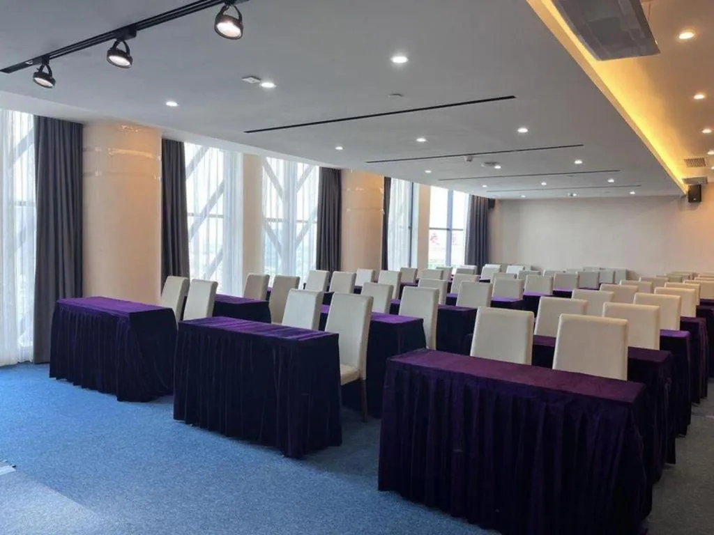 Lavande Hotel Huazhou Beijing Road