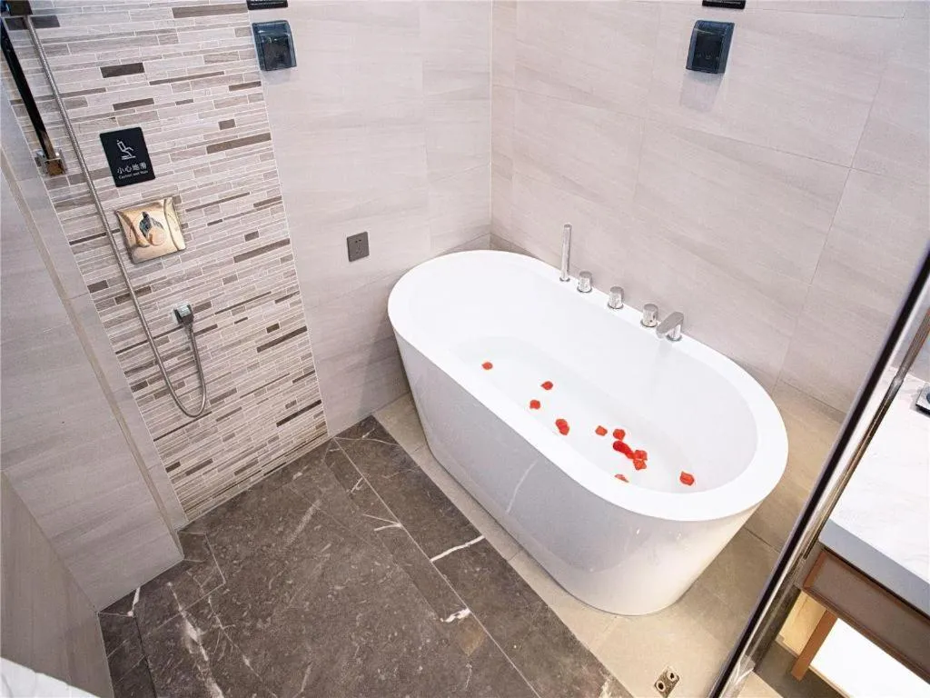 Lavande Hotel Huazhou Beijing Road