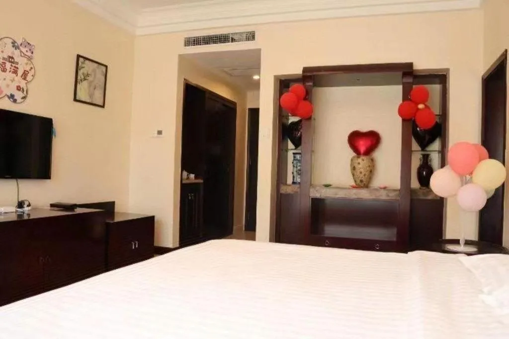 Bed in Jinjiang Hotel Qianan