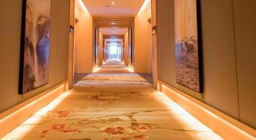 Bed in GreenTree Eastern Hotel Yunnan Shangri-La Yangtang Road