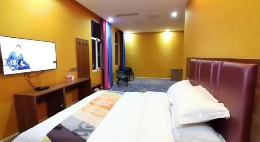 Bed in Shell Hotel Nanyang High-Speed Railway Station Jiangying Airport Huayaocheng