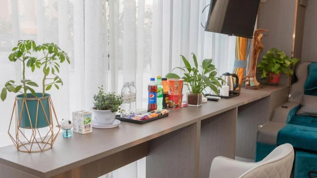 Shell Hotel Nanyang High-Speed Railway Station Jiangying Airport Huayaocheng