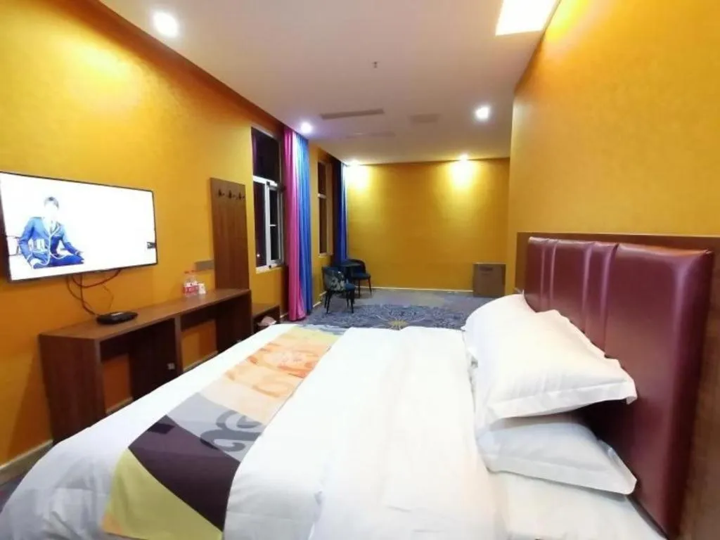 Bed in Shell Hotel Nanyang High-Speed Railway Station Jiangying Airport Huayaocheng