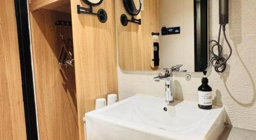 Green Tree Inn Express Shanghai Bund Yuyuan Xiaonanmen Metro Station