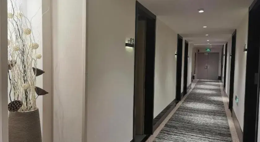 Green Tree Inn Express Shanghai Bund Yuyuan Xiaonanmen Metro Station Green Tree Inn Express Shanghai Bund Yuyuan Xiaonanmen Metro Station