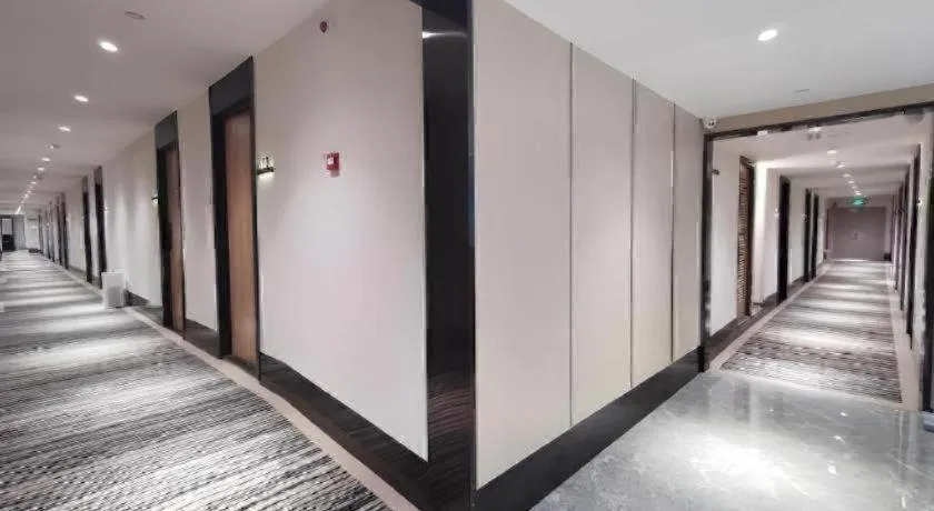 Green Tree Inn Express Shanghai Bund Yuyuan Xiaonanmen Metro Station