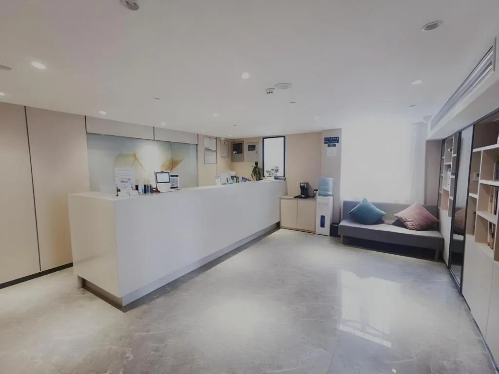 Green Tree Inn Express Shanghai Bund Yuyuan Xiaonanmen Metro Station