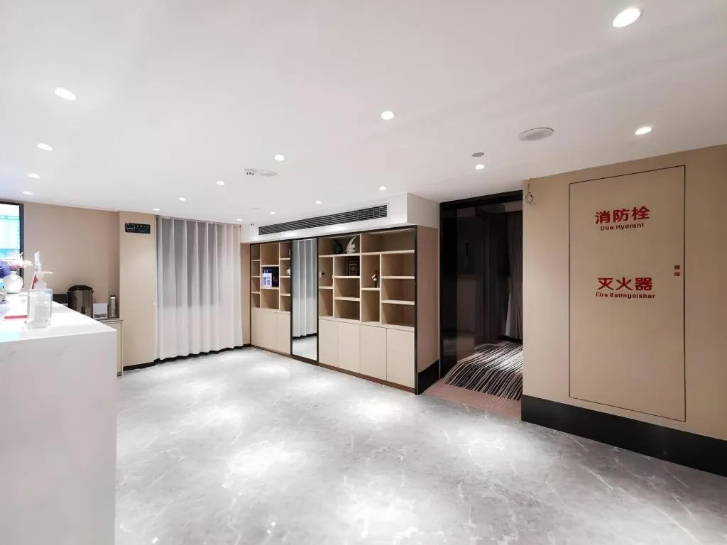 Green Tree Inn Express Shanghai Bund Yuyuan Xiaonanmen Metro Station