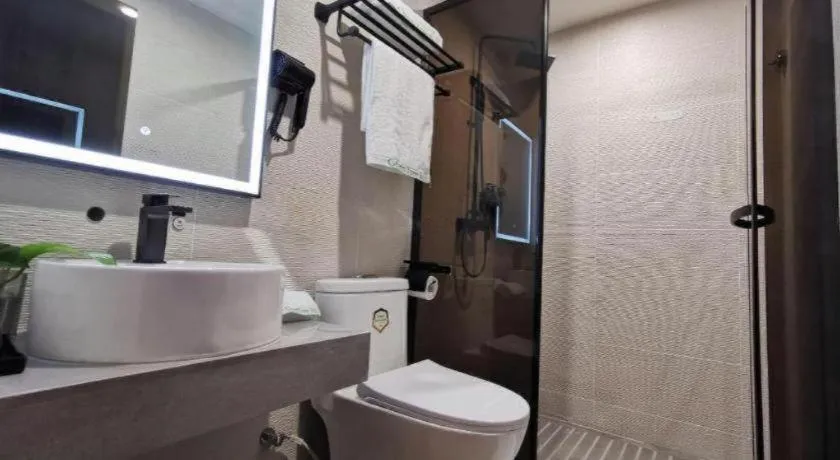 Green Tree Inn Express Shanghai Bund Yuyuan Xiaonanmen Metro Station