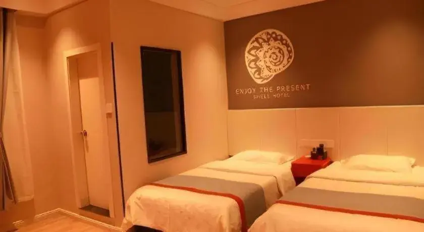 Bed in Shell Hotel Hebi Qi County Qihe Road Bed in Shell Hotel Hebi Qi County Qihe Road