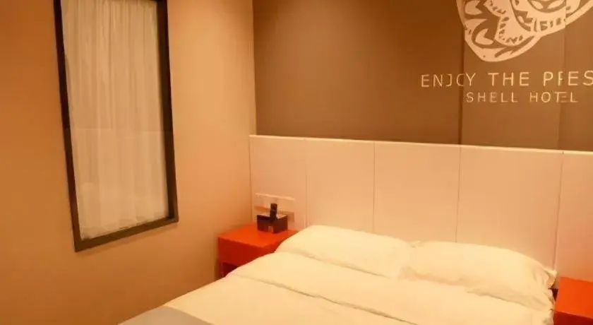 Bed in Shell Hotel Hebi Qi County Qihe Road Bed in Shell Hotel Hebi Qi County Qihe Road