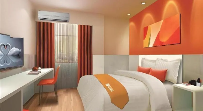 Bed in Shell Hotel Hebi Qi County Qihe Road